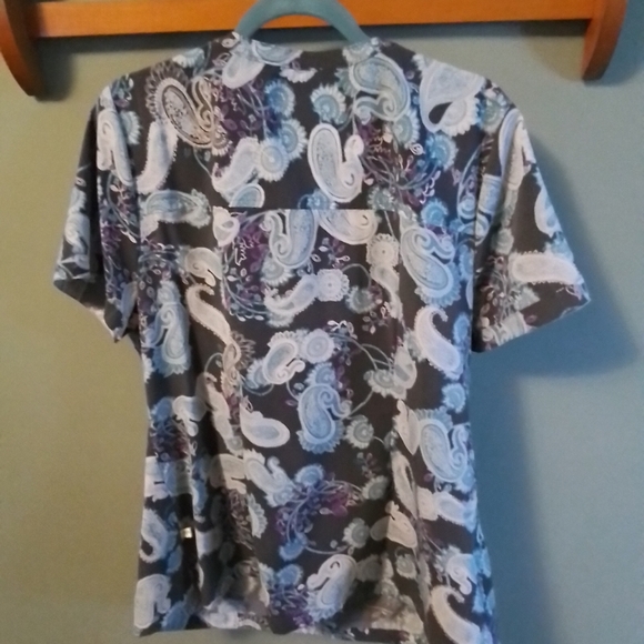 Scrub top - Picture 3 of 3